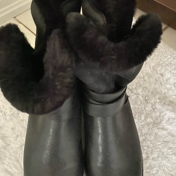 Gold Flat size 8 -Winter boots Never worn & Frye boots - Picture 9 of 9